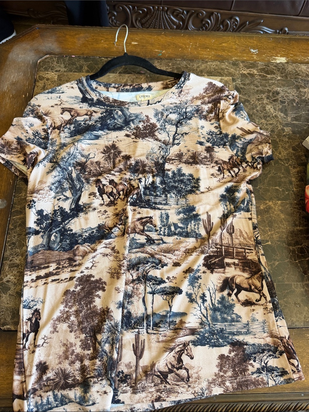 L'AGENCE Brown Desert Horse Print Tee NEW never worn - Picture 5 of 6